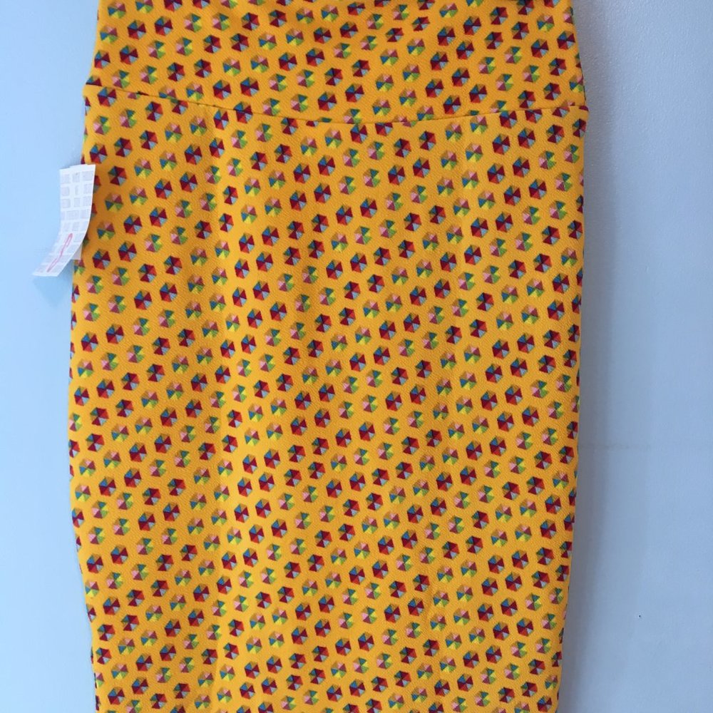 Yellow Lularoe Cassie Skirt Small NWT
